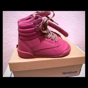 Toddler girl size 4 Reebok’s